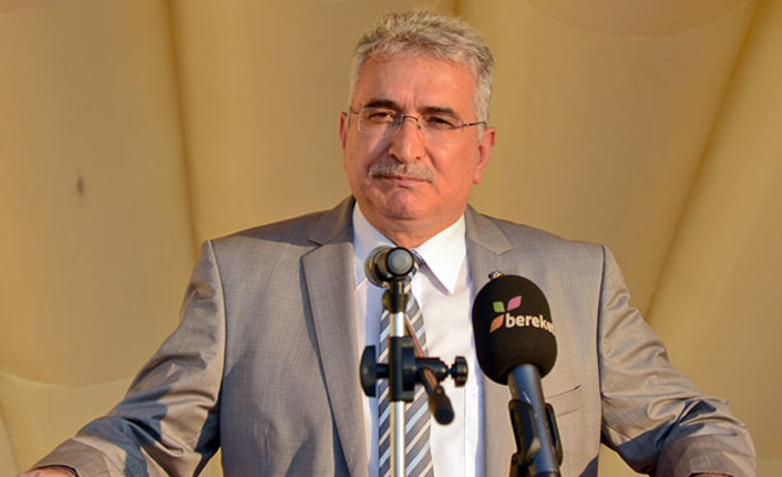 Burhanettin Topsakal kimdir?