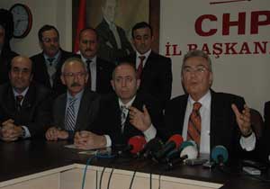 Deniz Baykal Trabzon'da konuştu