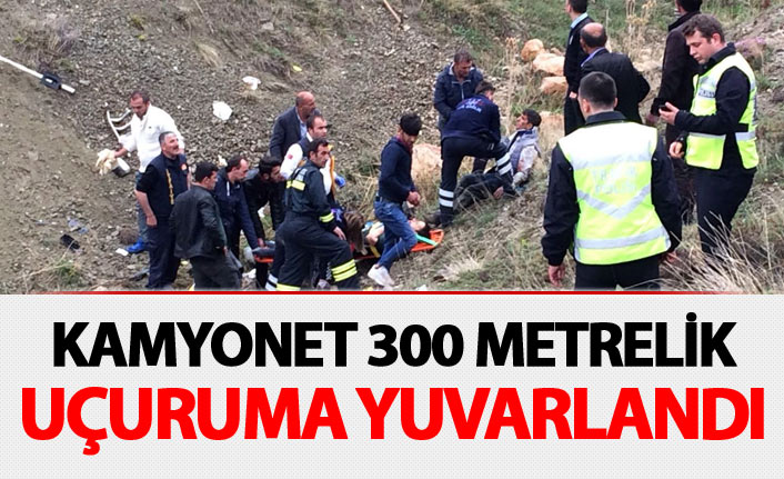 Bayburt'ta kamyonet uçurumdan yuvarlandı