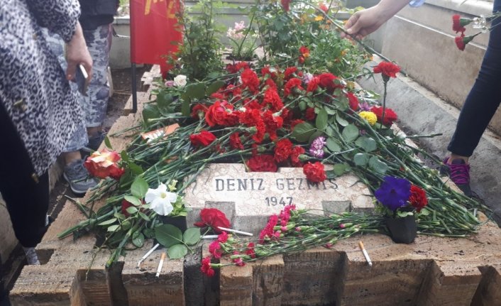 Deniz Gezmiş ve arkadaşları mezarı başında anıldı