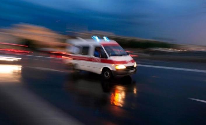 Hasta taşıyan ambulans kaza yaptı: 4 yaralı