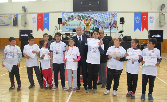 Engelleri sporla aştılar 