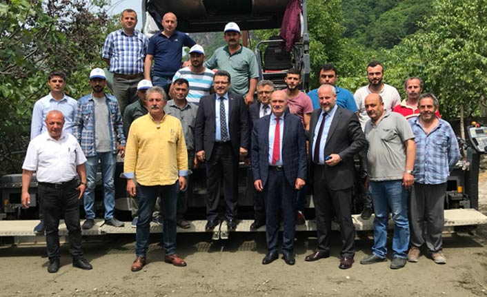 Genç: "Yollar konusunda güzel işlere imza atıyoruz"