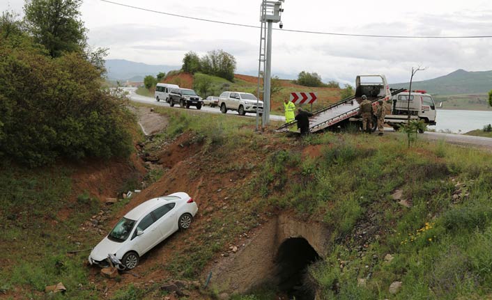 Giresun'dan Diyarbakır'a giderken şarampole uçtu: 5 Yaralı