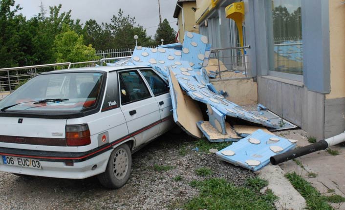 Şiddetli rüzgar öldürüüyordu