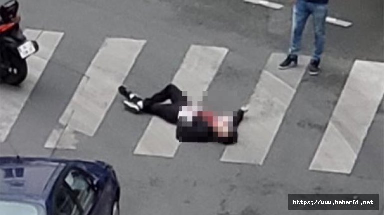 ŞOK! Bıçakla yoldan geçenlere saldırdı!
