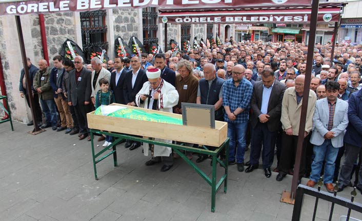 Ünlü söz yazarı Ahmet Kaçar, Giresun’da toprağa verildi