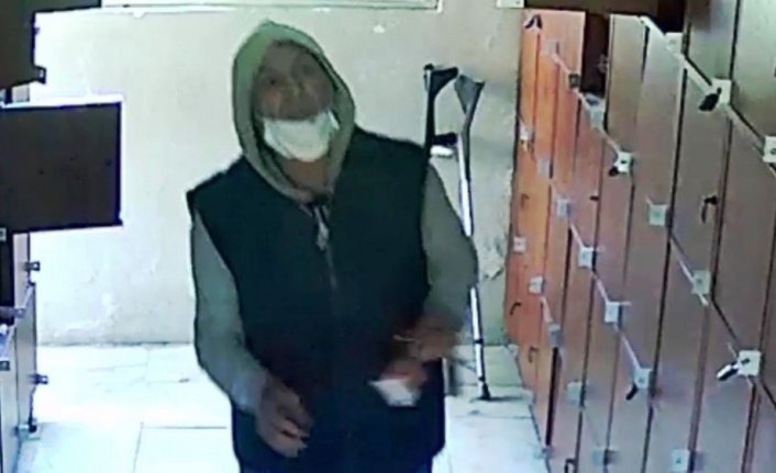 Hırsız cezaevini soydu!