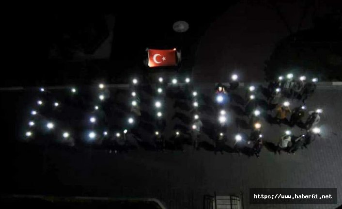 KYK öğrencileri telefonla ışığıyla "Kudüs" yazdı 
