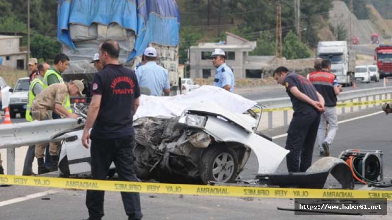 Kahramanmaraş’ta otomobil tomruk yüklü kamyona çarptı: 3 ölü, 2 yaralı