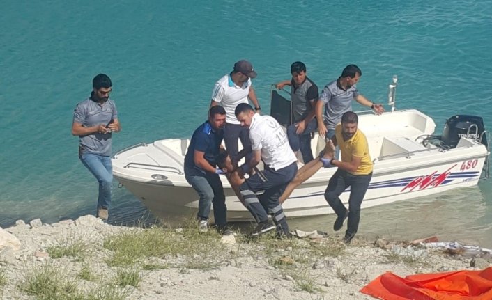 Serinlemek için girdiği suya girdi bir daha çıkamadı