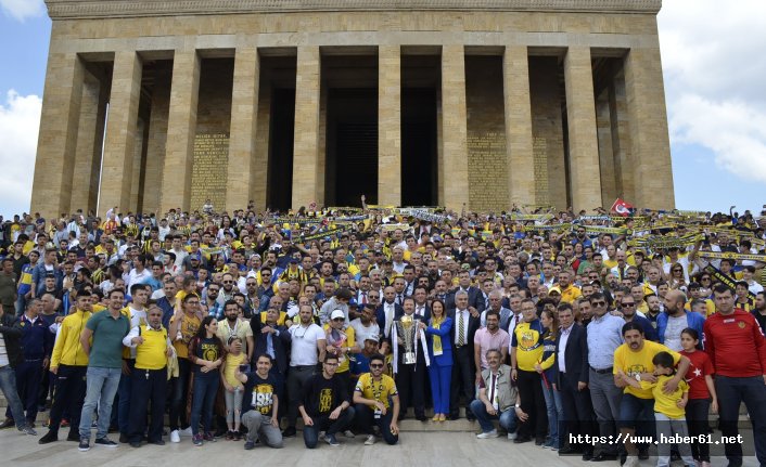 MKE Ankaragücü kupasını Anıtkabir’e götürdü 