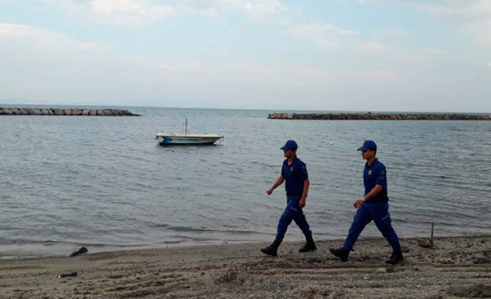 Balıkçı teknesi battı: 1 kişi kurtarıldı, 4 kişi kayıp