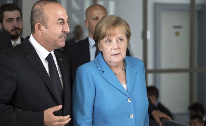 Merkel'den Erdoğan'a Almanya daveti!