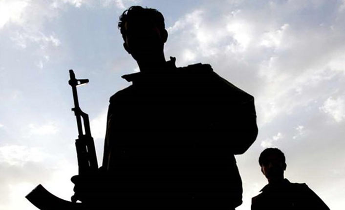 Şırnak'ta 8 suçtan aranan terörist teslim oldu