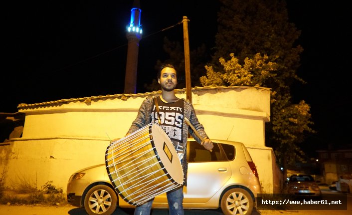 Konservatuvar öğrencisi Ramazan davulcusu oldu