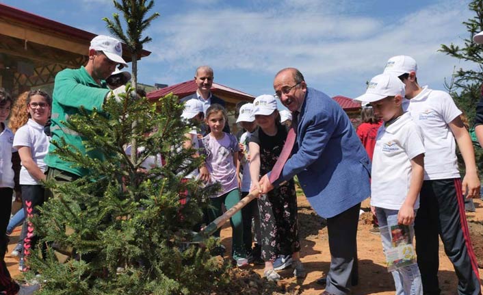 Trabzon'da en çok atık pil toplayan okullar ödüllendirildi