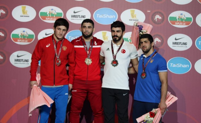 Genç milliler, Avrupa'da madalyaları topladı