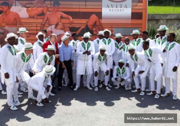 Dünya Onazi ve arkadaşlarını konuşuyor