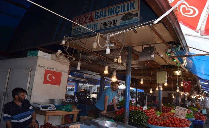 Trabzon'da balıkçıların tezgahlarında artık meyveler var