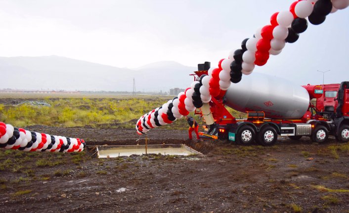 Erzincan hipodromunun temeli atıldı