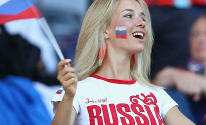 Moskova sokakları Dünya Kupası sayesinde rengarenk