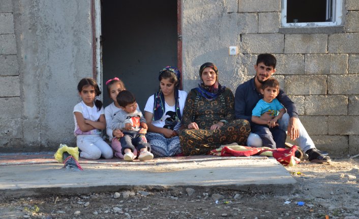 Tek odada, 14 kişi yaşıyor