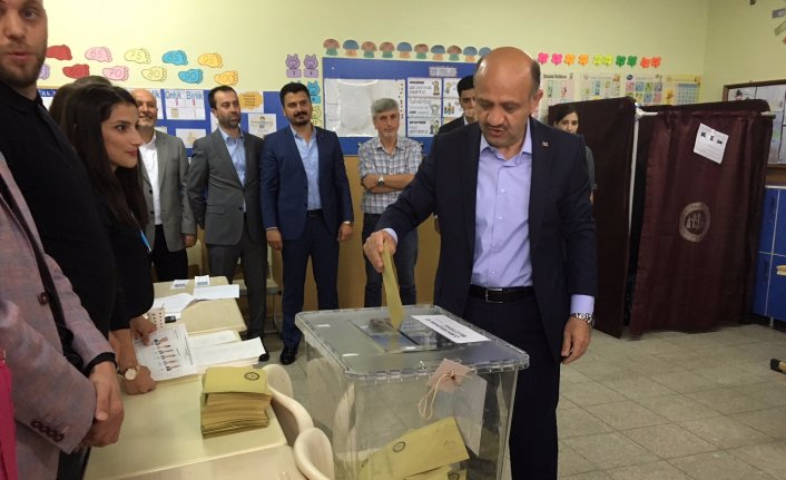 Fikri Işık, oyunu kullandı