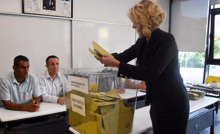 Başbakan'ın sandığından Erdoğan ve AK Parti çıktı