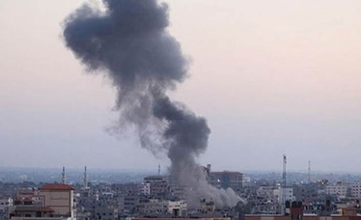 İsrail Gazze’nin Doğu Sınırını Vurdu: Zeytun Bölgesine Hava Saldırısı