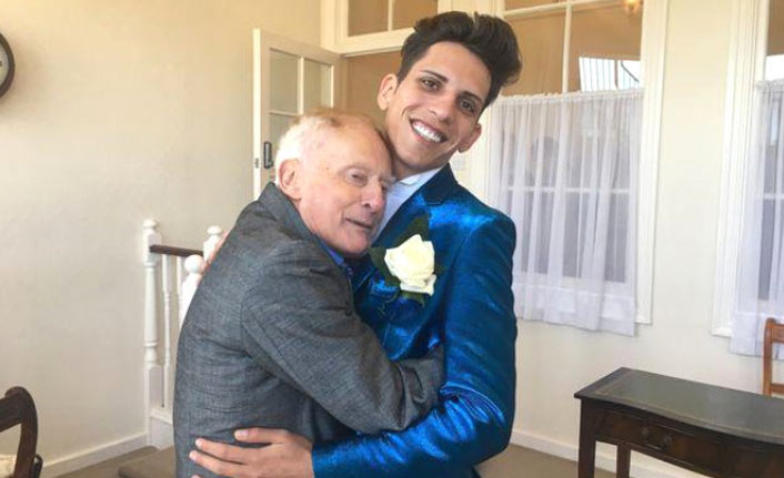 Emekli papaz 24 yaşındaki erkek modelle evlendi!