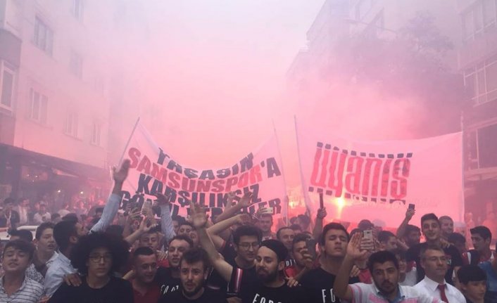Taraftarlar Samsunspor’un 53’üncü yılını kutladı