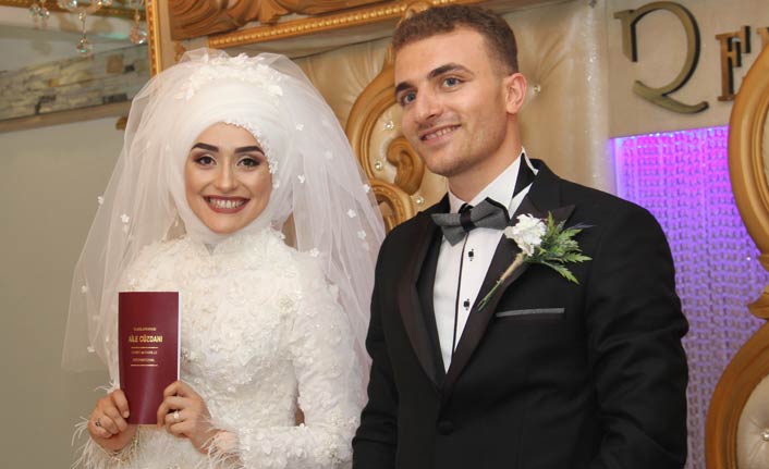 Mustafa Güner ile Meltem Lermi dünya evine girdi