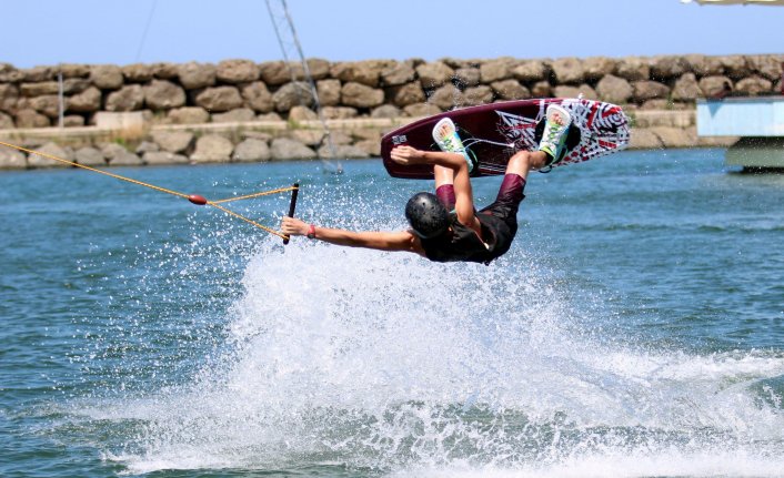 Su akrobatları Samsun'da nefes kesti