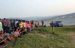 Baba ve iki kızı gölette kayboldu