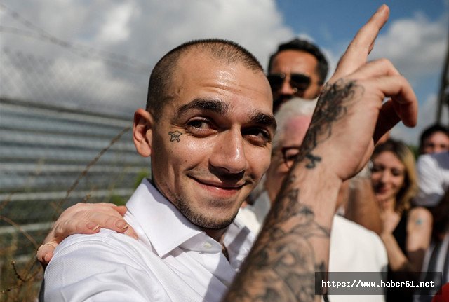 Rapçi Ezhel'e şok!