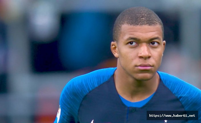 Yıldız futbolcu tarihe geçti!