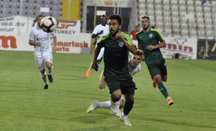 Maçta VAR devreye girdi, korner atışı penaltı oldu