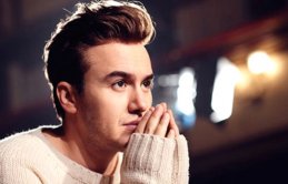 Ünlü isimler Mustafa Ceceli'yi topa tuttu!