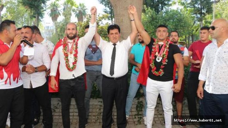 Kemerli pehlivanlar konvoyla karşılandı!