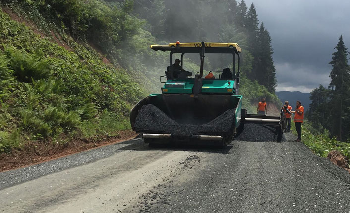 Trabzon'da asfalt seferberliği sürüyor