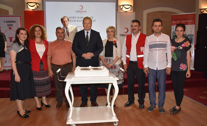 Trabzon'da düzenli kan bağışçıları ödüllendirildi