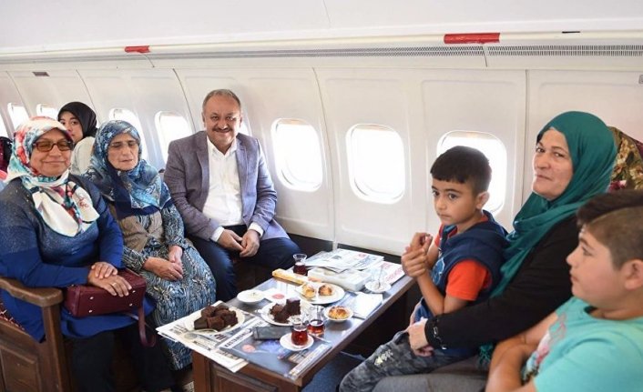 Eski uçak 'millet kıraathanesi' oldu