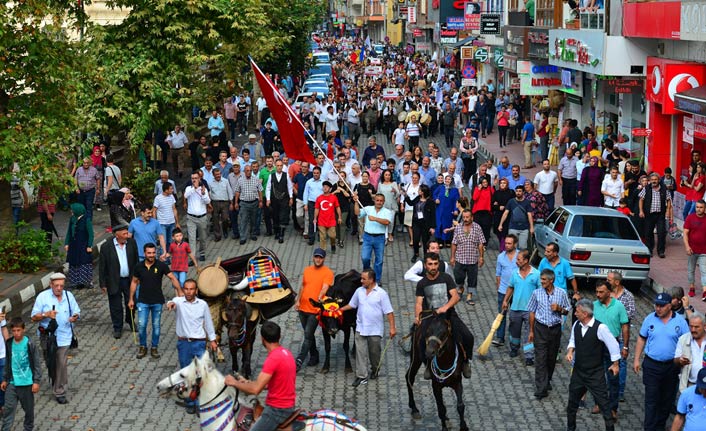 28. Uluslararası Akçaabat Müzik ve Halk Oyunları Festivali başladı