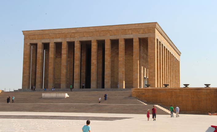 Anıtkabir'de Atatürk'e hakarete soruşturma