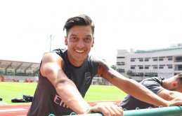 Mesut Özil'e büyük destek!