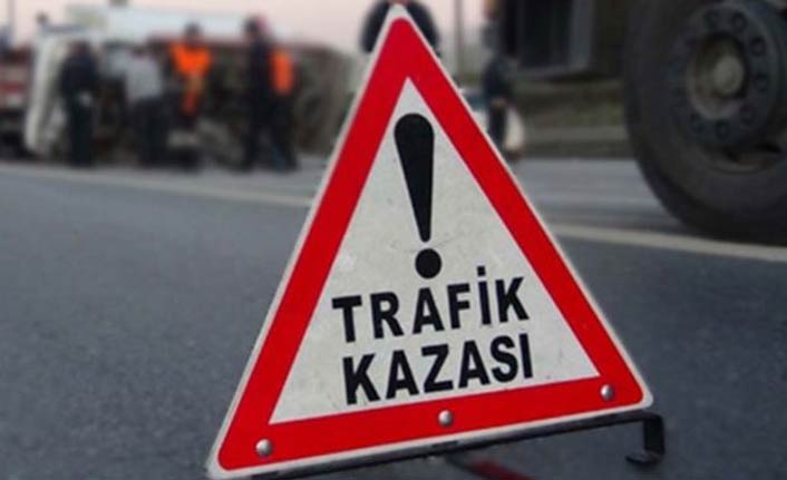 Minibüs takla attı: 3 yaralı