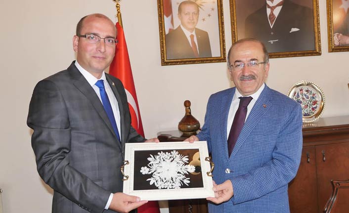 Başkan Gümrükçüoğlu: "KKTC bizim vazgeçilmezimizdir"