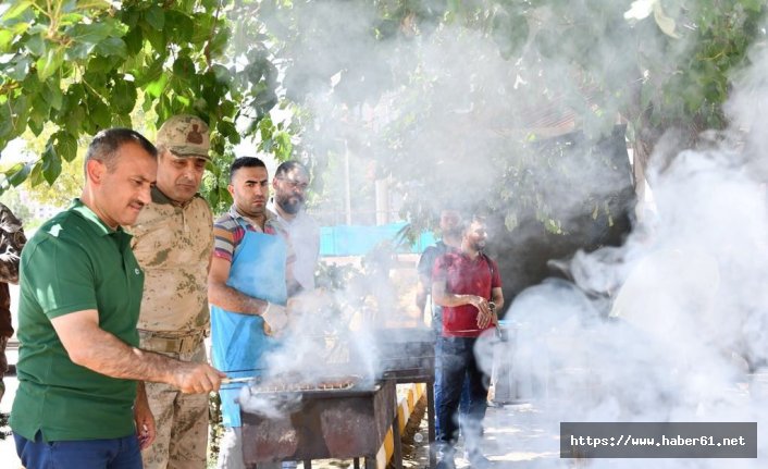 Vali Sonel, PÖH'lere mangal yaptı