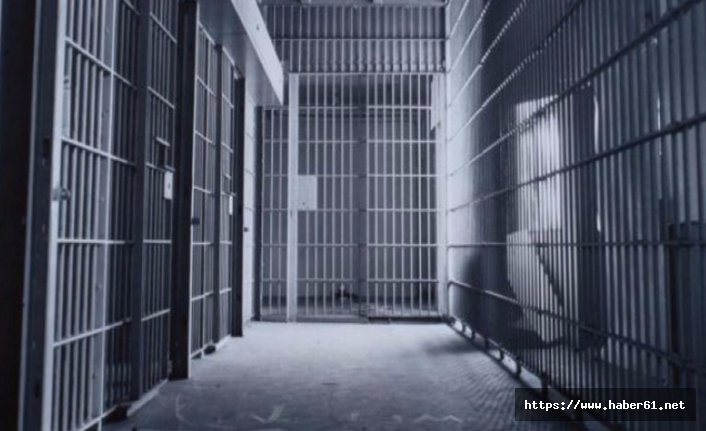 Mahkumlar tavana delik açıp kaçtı